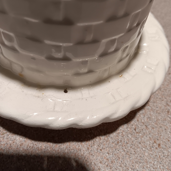 White Ceramic Jar with Raspberry Lid - Picture 7 of 7